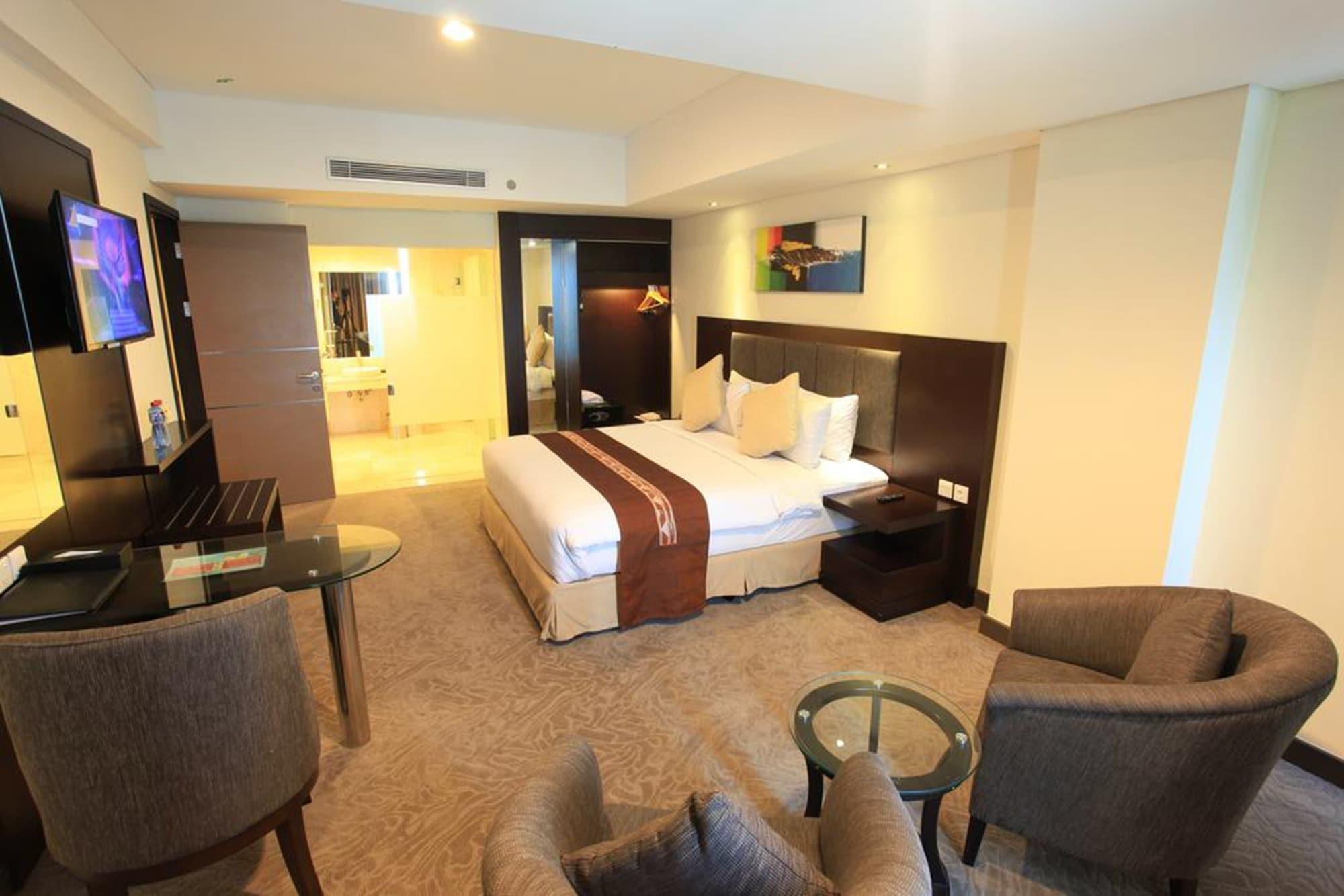 Claro Hotel Kendari Exterior foto