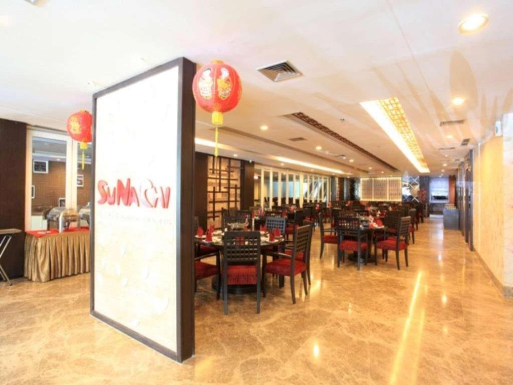 Claro Hotel Kendari Exterior foto